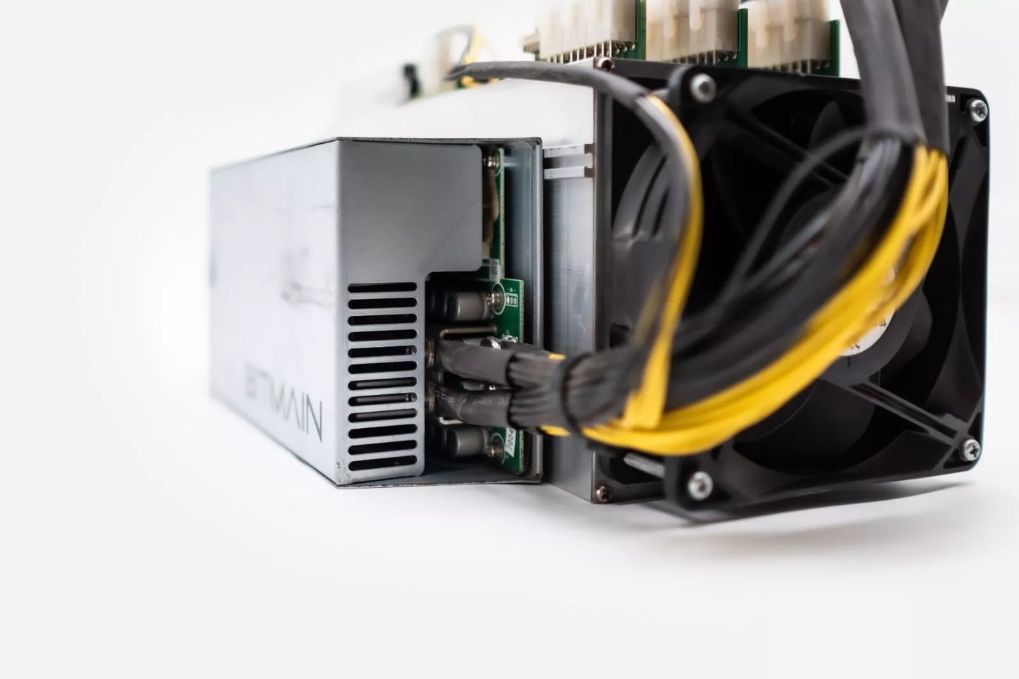 Bitmain Antminer S9 13.5-14TH/s incl. APW3++ Power Supply